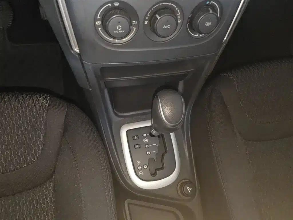 Peugeot 308 2014 Enjoy Edition Classic 1.6L Automatic Premium Model — миниатюра 14