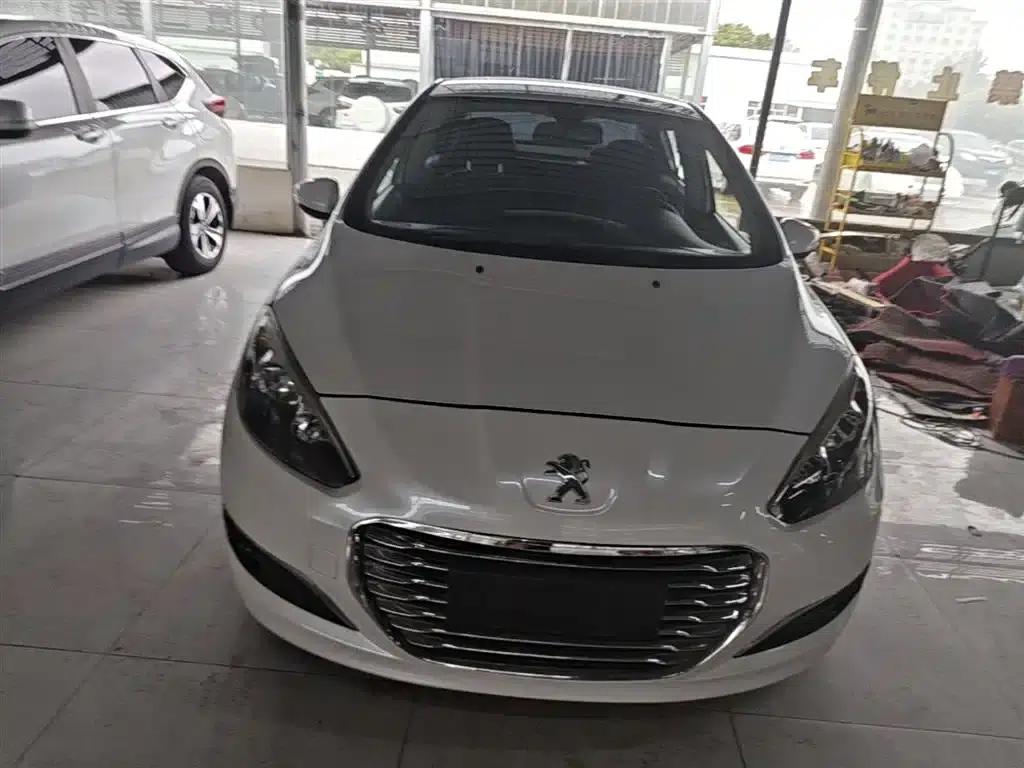 Peugeot 308 2014 Enjoy Edition Classic 1.6L Automatic Premium Model — миниатюра 3