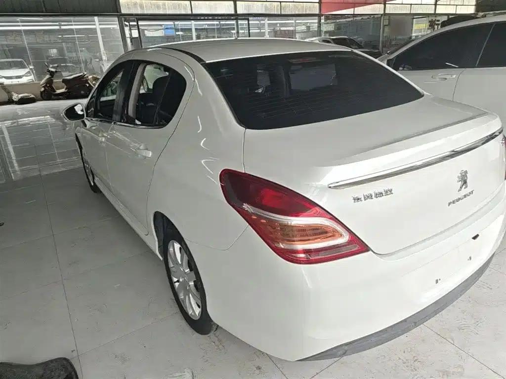 Peugeot 308 2014 Enjoy Edition Classic 1.6L Automatic Premium Model — миниатюра 5