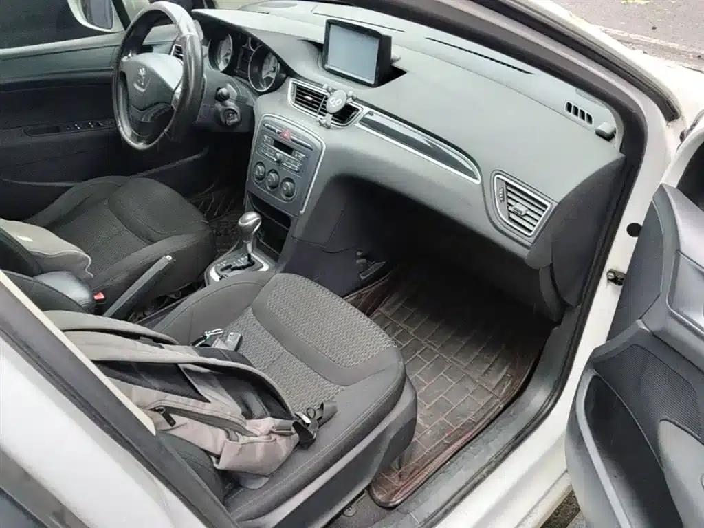Peugeot 308 2014 Enjoy Edition Classic 1.6L Automatic Premium Model — миниатюра 11