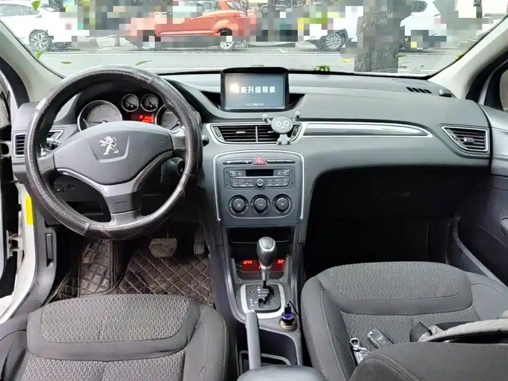 Peugeot 308 2014 Enjoy Edition Classic 1.6L Automatic Premium Model — миниатюра 16