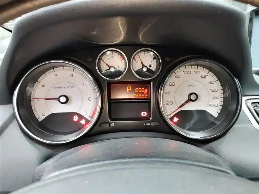Peugeot 308 2014 Enjoy Edition Classic 1.6L Automatic Premium Model — миниатюра 18