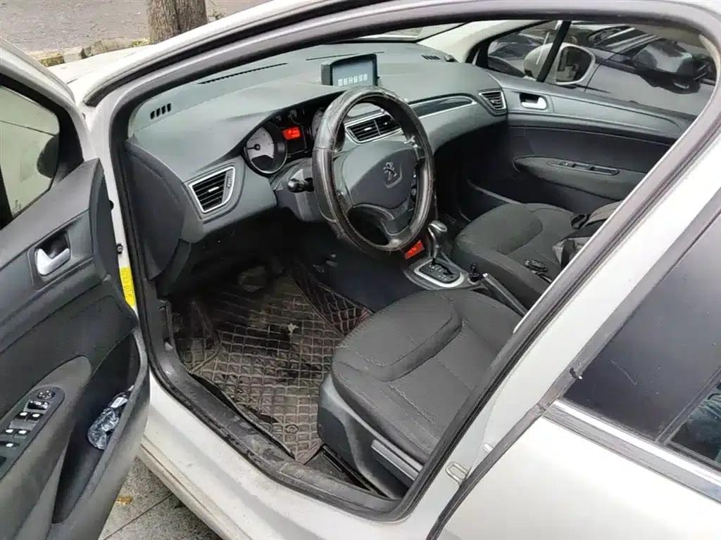 Peugeot 308 2014 Enjoy Edition Classic 1.6L Automatic Premium Model — миниатюра 23