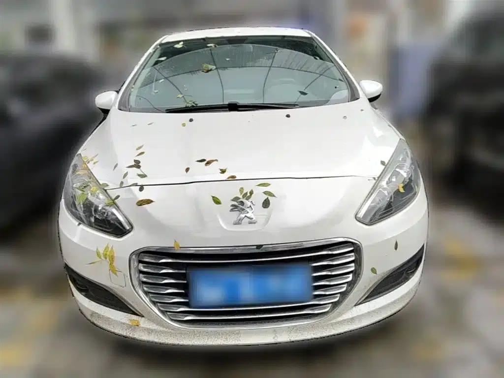 Peugeot 308 2014 Enjoy Edition Classic 1.6L Automatic Premium Model — миниатюра 5