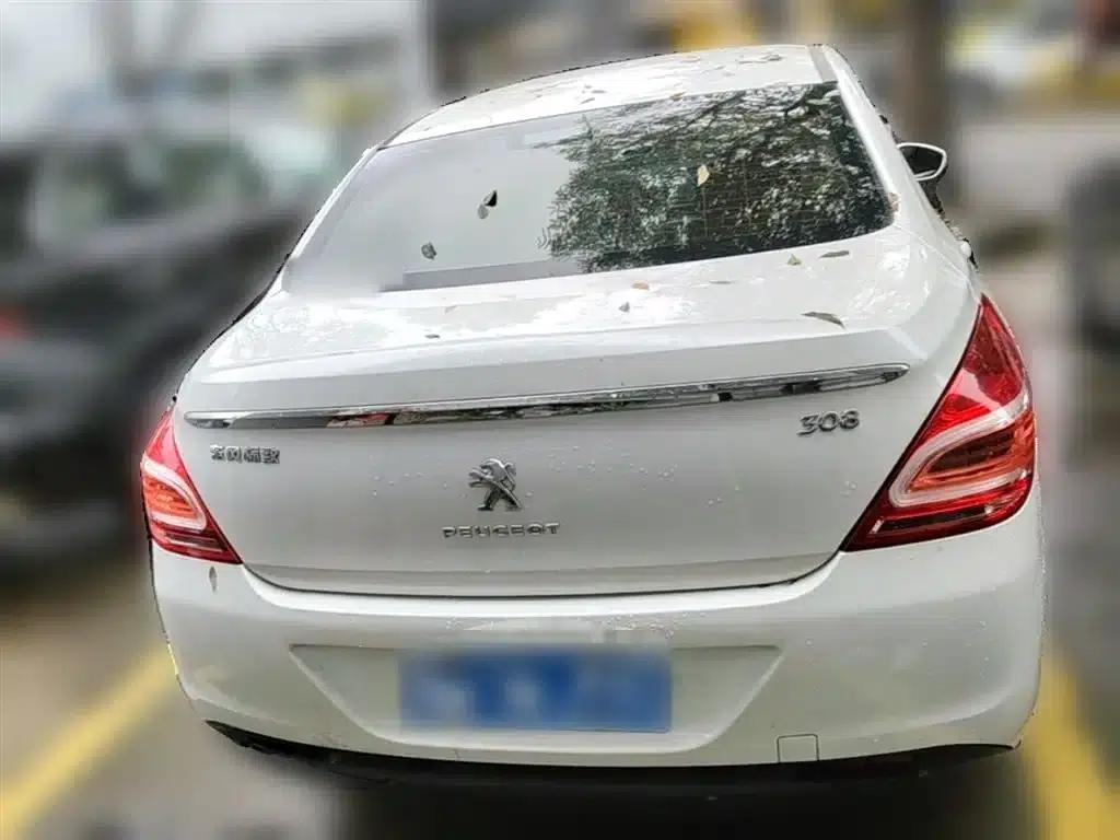 Peugeot 308 2014 Enjoy Edition Classic 1.6L Automatic Premium Model — миниатюра 10