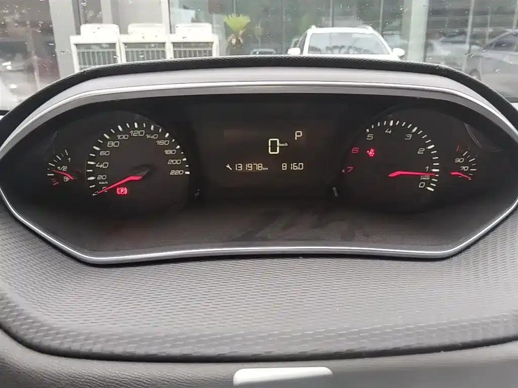 Peugeot 308 2018 1.6L Automatic Luxury Edition — миниатюра 18