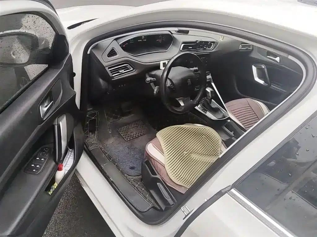 Peugeot 308 2018 1.6L Automatic Luxury Edition — миниатюра 23