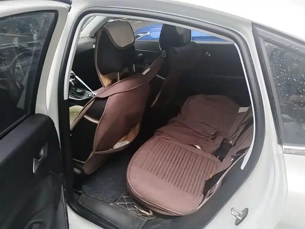 Peugeot 308 2018 1.6L Automatic Luxury Edition — миниатюра 24
