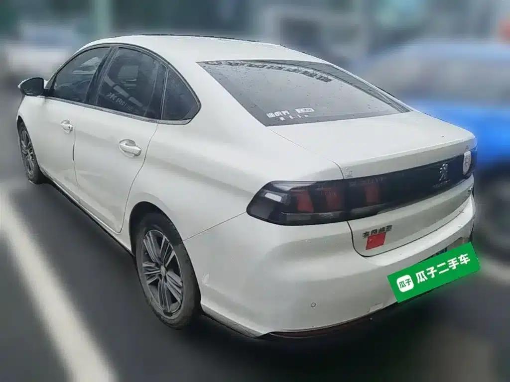 Peugeot 308 2018 1.6L Automatic Luxury Edition — миниатюра 9