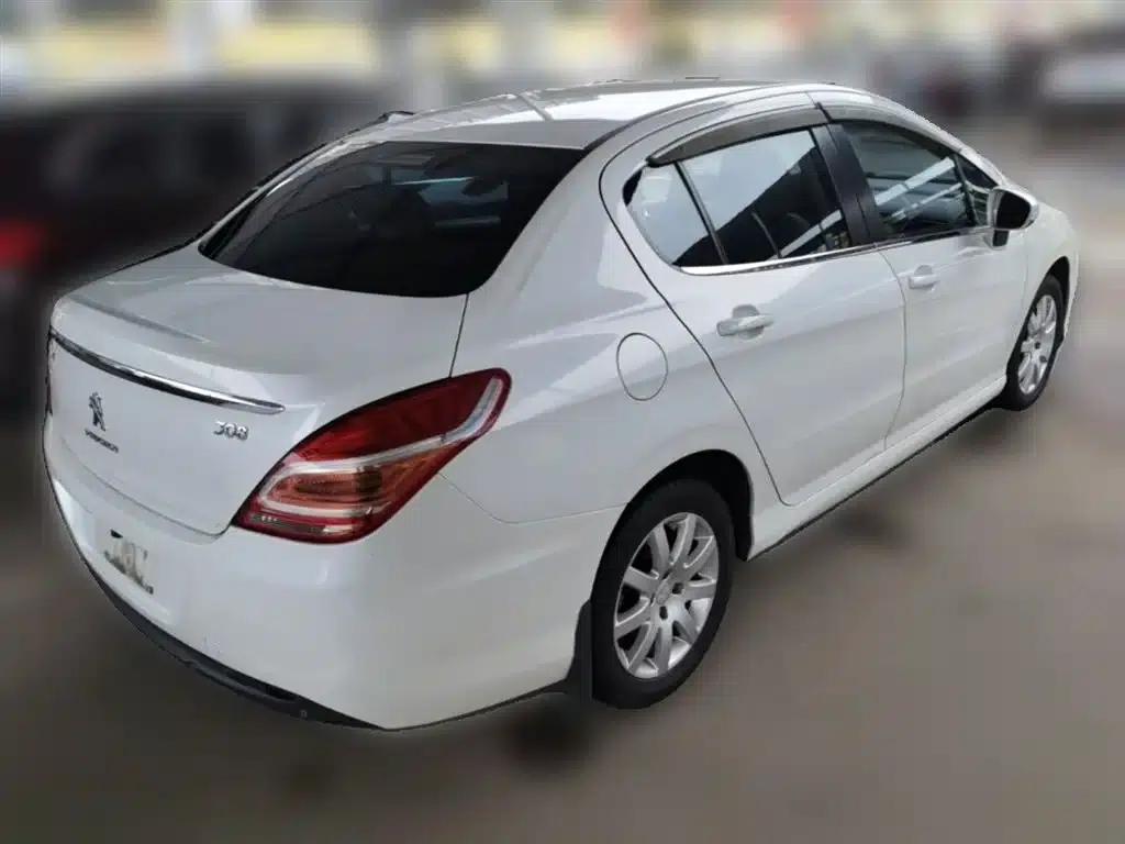 Peugeot 308 2014 Enjoy Edition Classic 1.6L Automatic Premium Model — миниатюра 12
