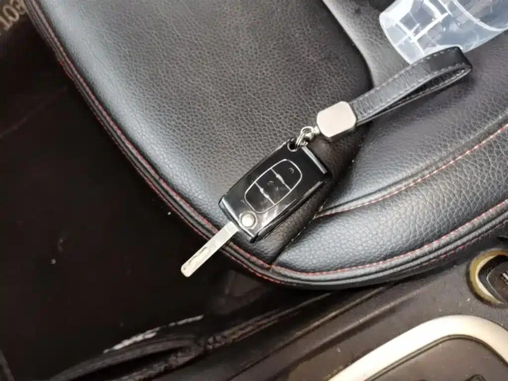 Peugeot 308 2014 Enjoy Edition Classic 1.6L Automatic Premium Model — миниатюра 15