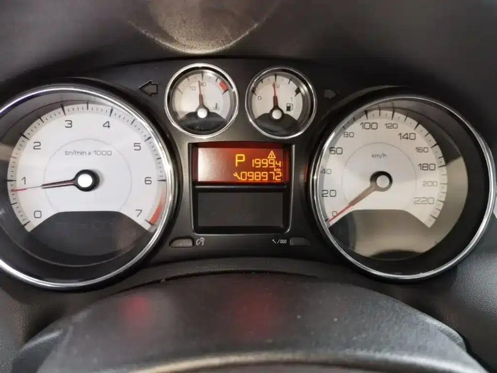 Peugeot 308 2014 Enjoy Edition Classic 1.6L Automatic Premium Model — миниатюра 19