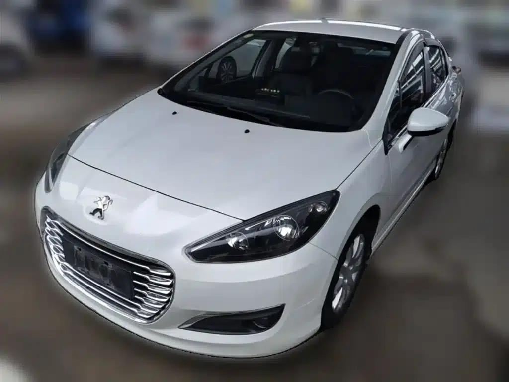 Peugeot 308 2014 Enjoy Edition Classic 1.6L Automatic Premium Model — миниатюра 3