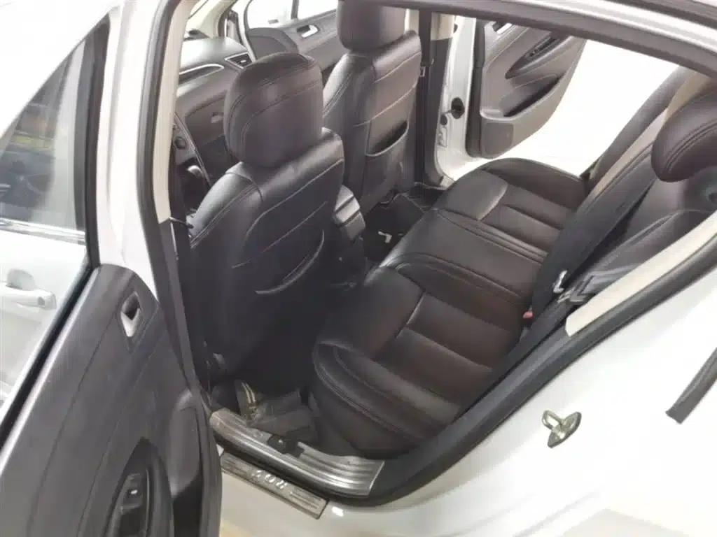 Peugeot 308 2014 Enjoy Edition Classic 1.6L Automatic Premium Model — миниатюра 24