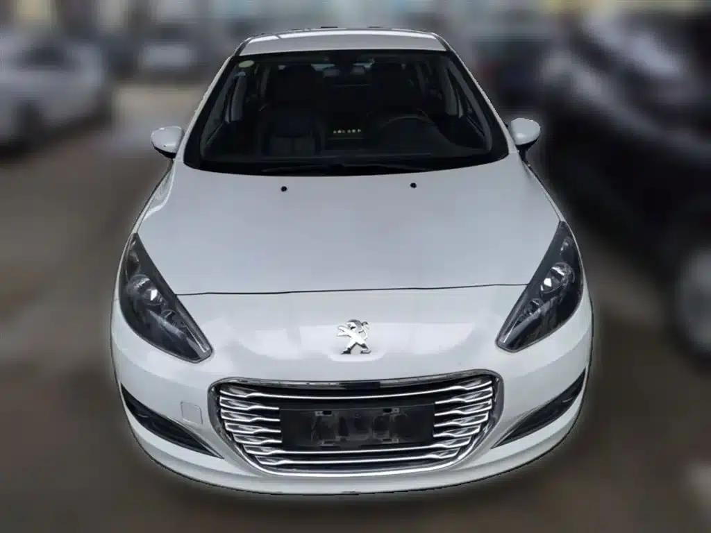 Peugeot 308 2014 Enjoy Edition Classic 1.6L Automatic Premium Model — миниатюра 5