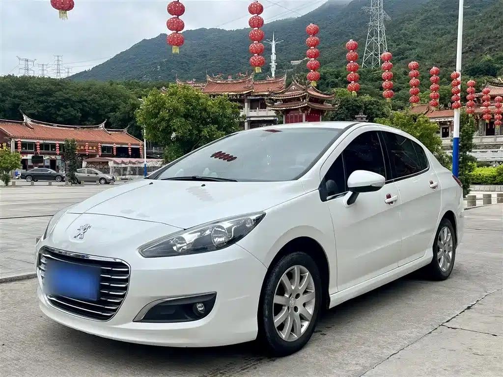 Peugeot 308 2014 Enjoy Edition Classic 1.6L Manual Premium Model — миниатюра 2