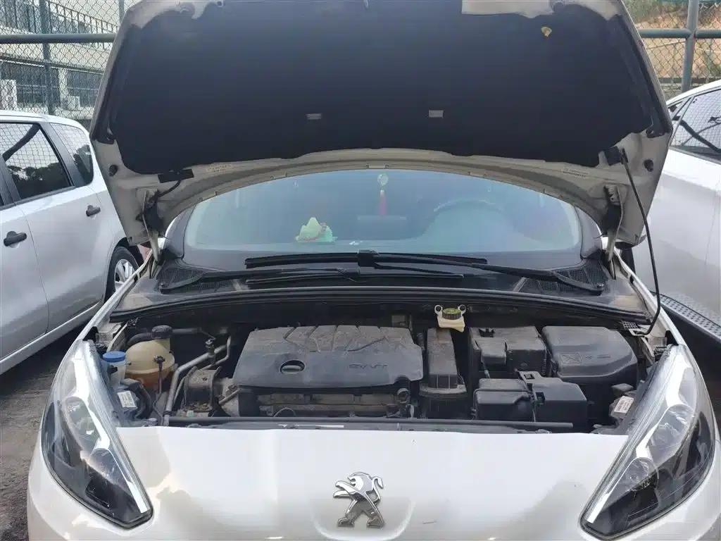 Peugeot 308 2014 Enjoy Edition Classic 1.6L Manual Premium Model — миниатюра 20