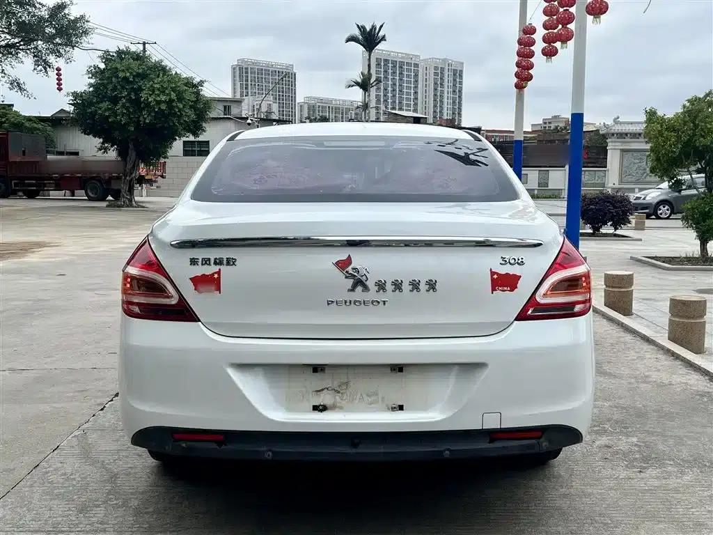 Peugeot 308 2014 Enjoy Edition Classic 1.6L Manual Premium Model — миниатюра 6
