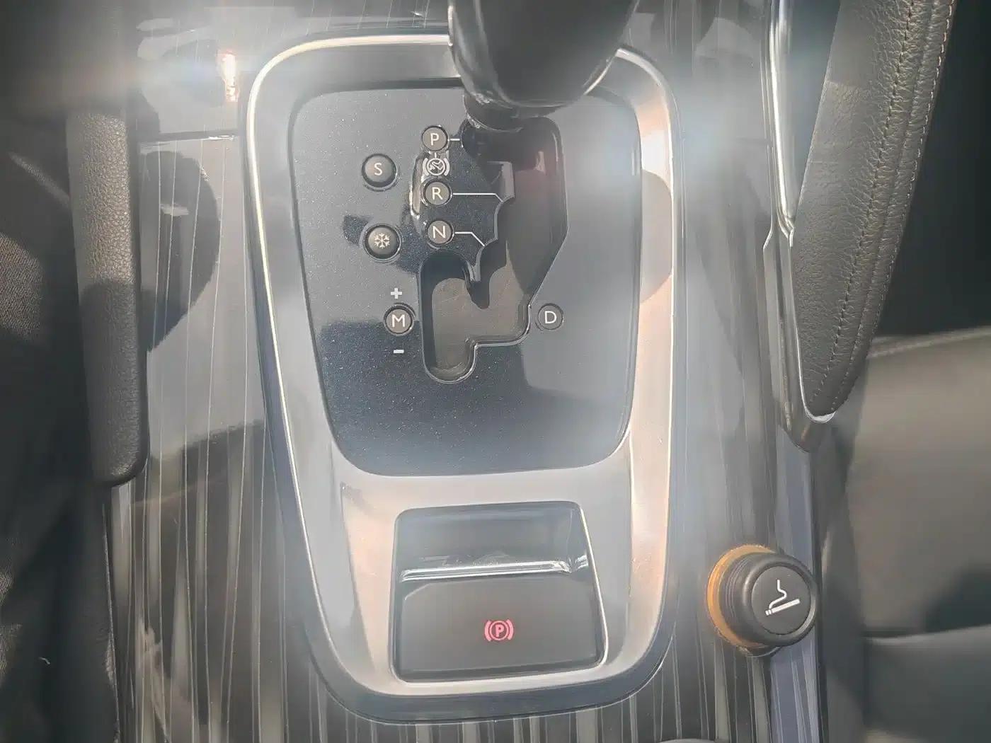 Peugeot 3008 2013 2.0L Automatic Trend Edition — миниатюра 16