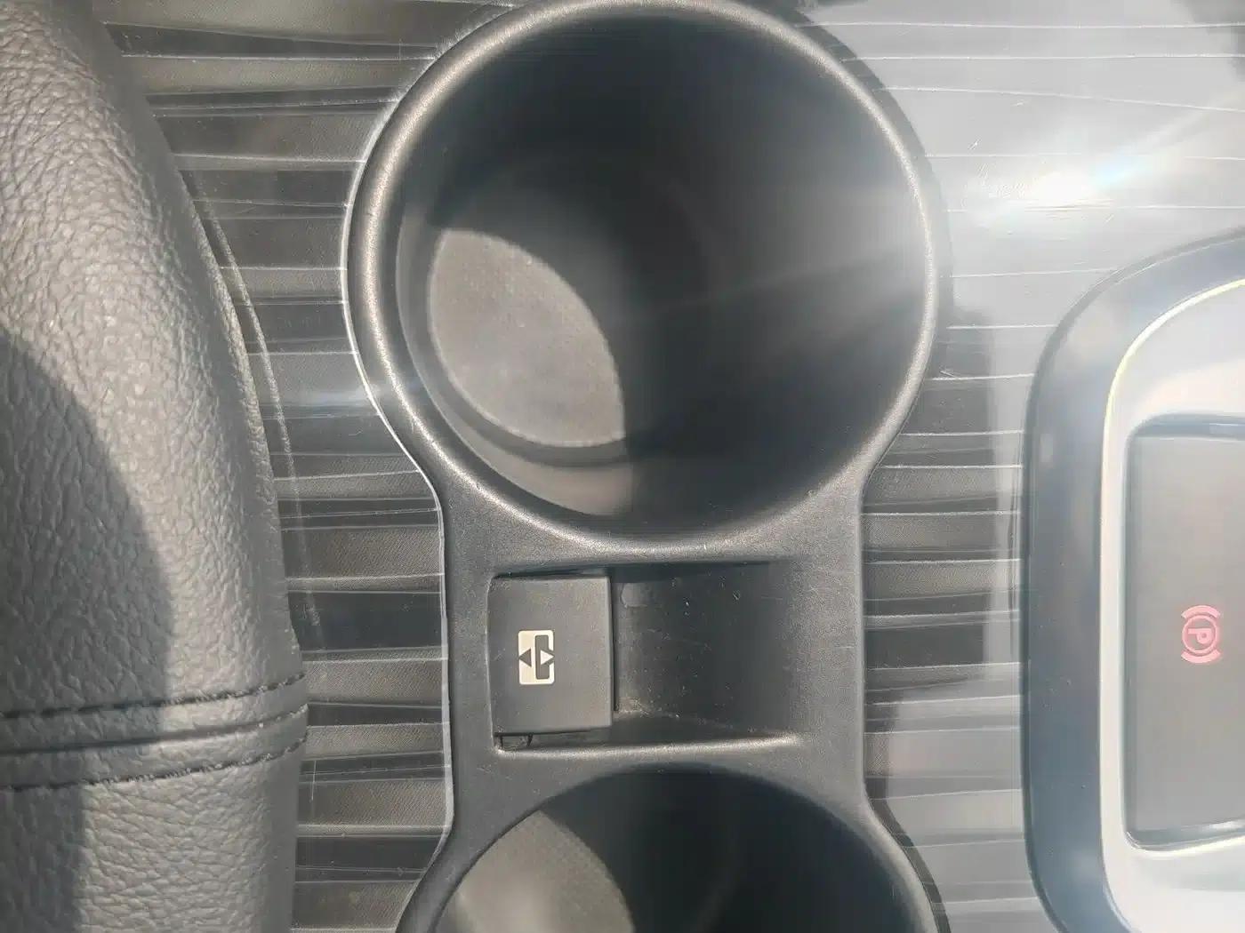 Peugeot 3008 2013 2.0L Automatic Trend Edition — миниатюра 18