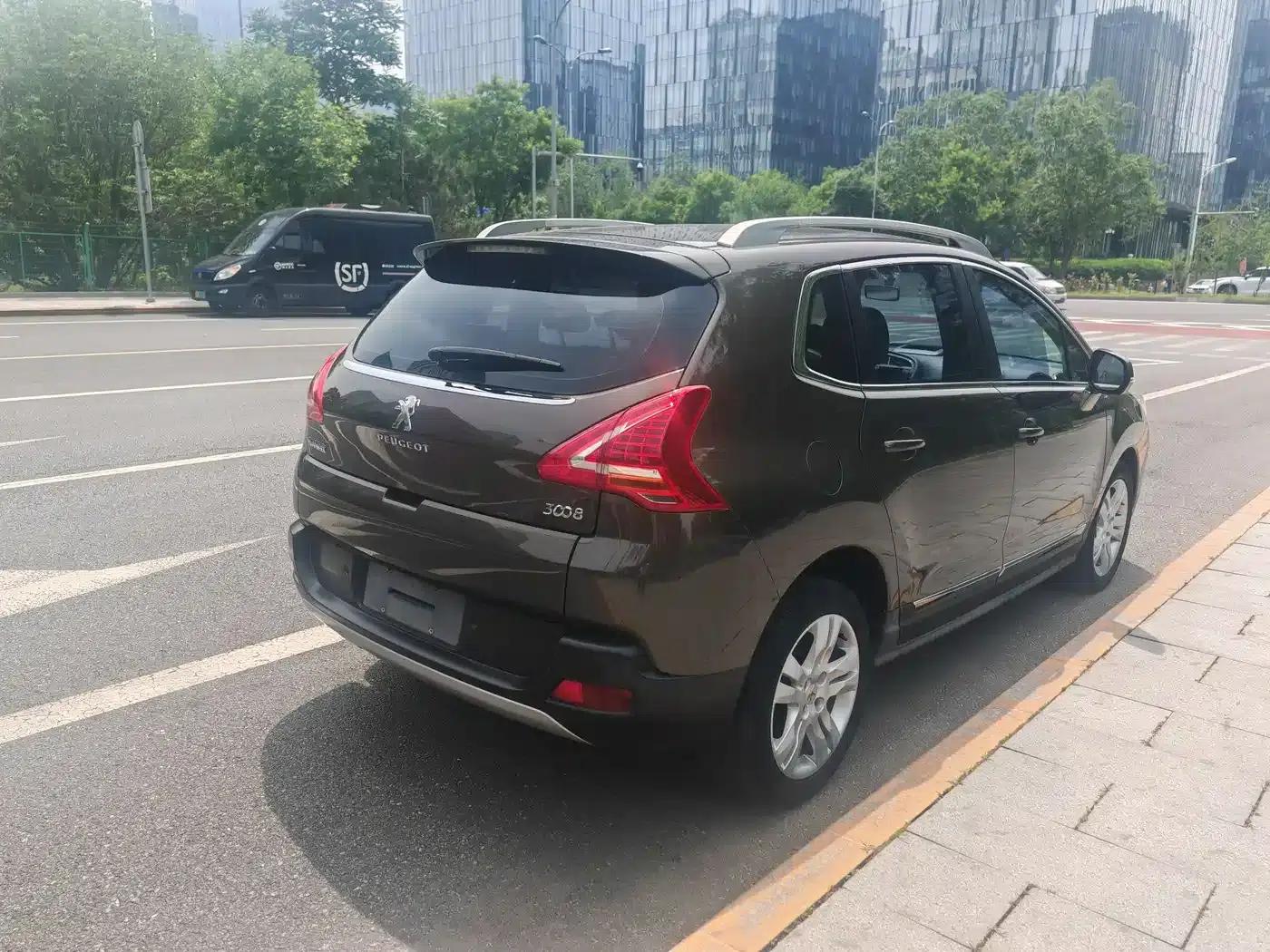 Peugeot 3008 2013 2.0L Automatic Trend Edition — миниатюра 5