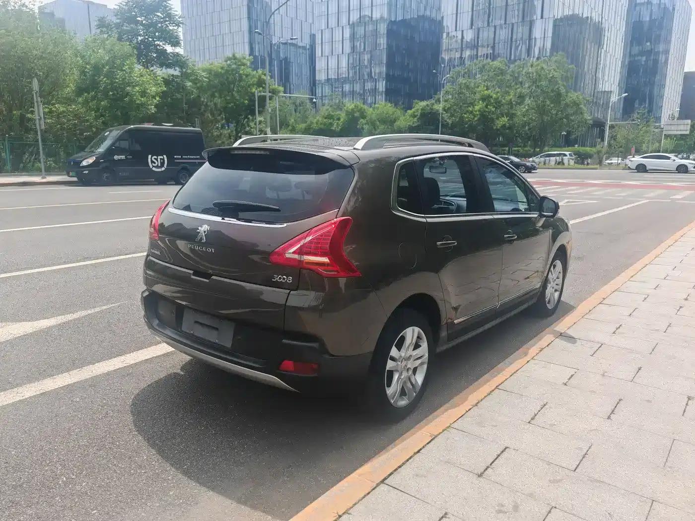 Peugeot 3008 2013 2.0L Automatic Trend Edition — миниатюра 6