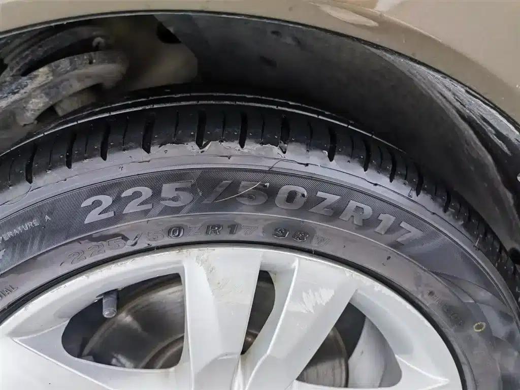 Peugeot 3008 2013 1.6THP Automatic Premium Edition — миниатюра 24