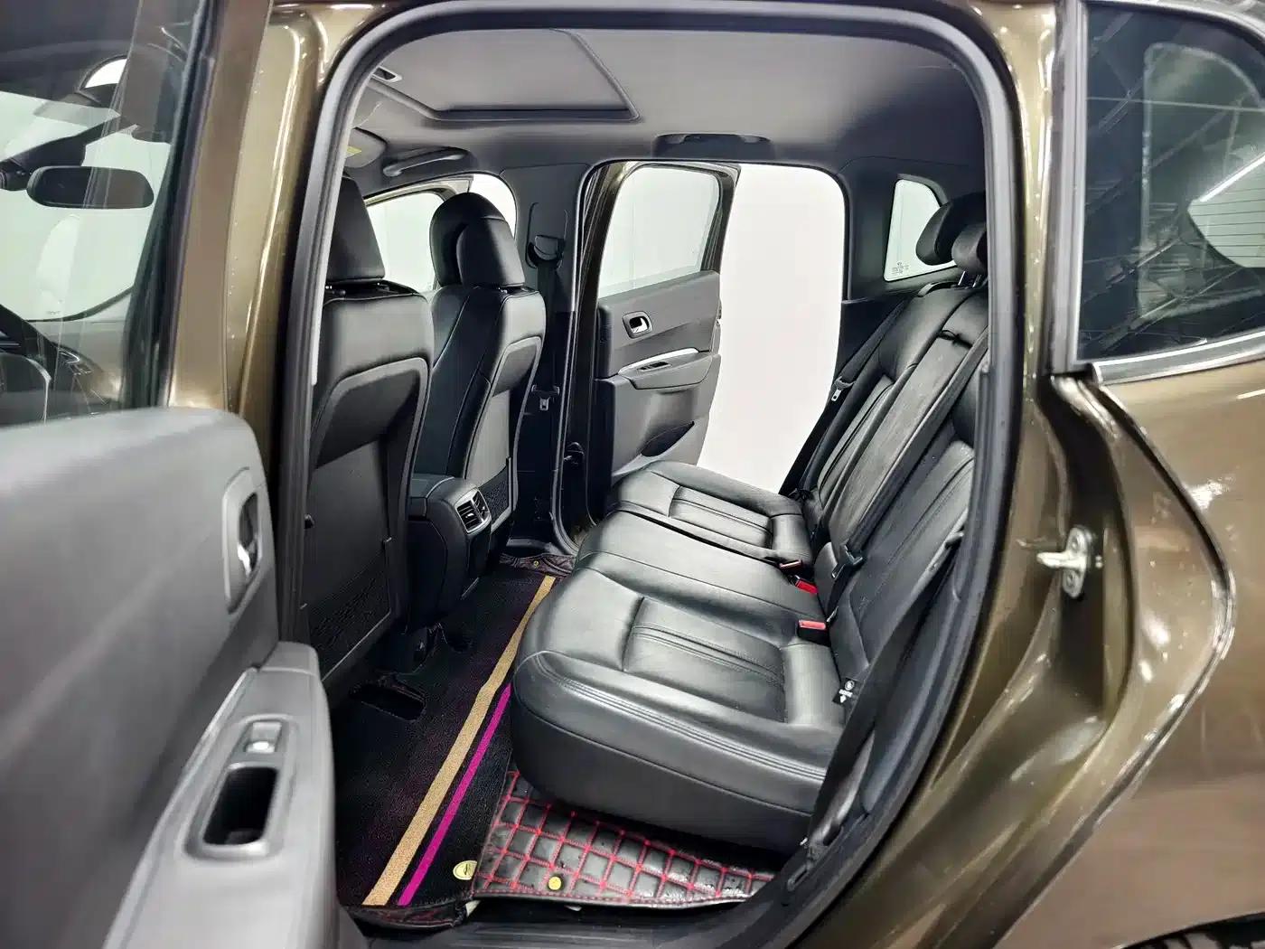 Peugeot 3008 2013 1.6THP Automatic Premium Edition — миниатюра 13