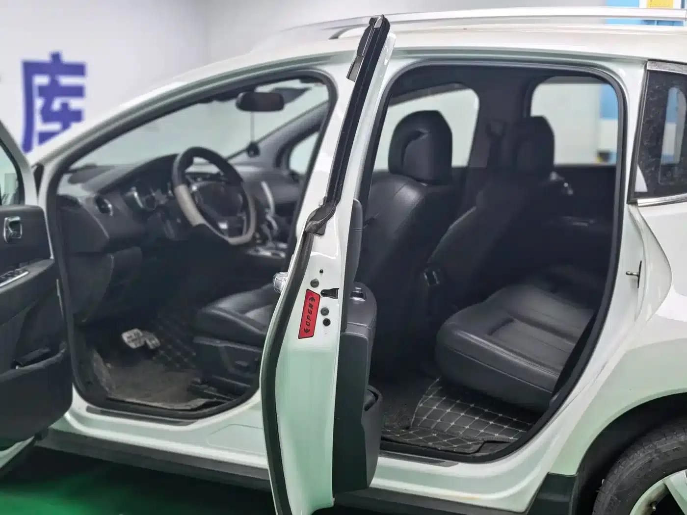Peugeot 3008 2013 1.6THP Automatic Premium Edition — миниатюра 6