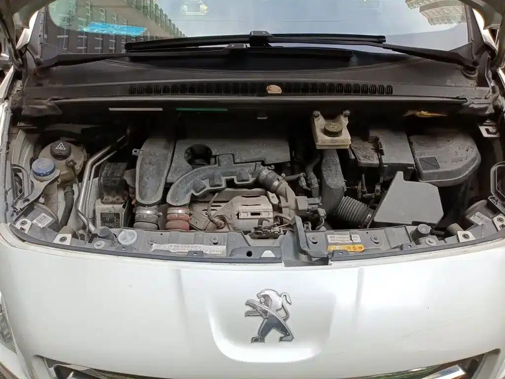 Peugeot 3008 2015 1.6THP Automatic Premium Edition — миниатюра 11