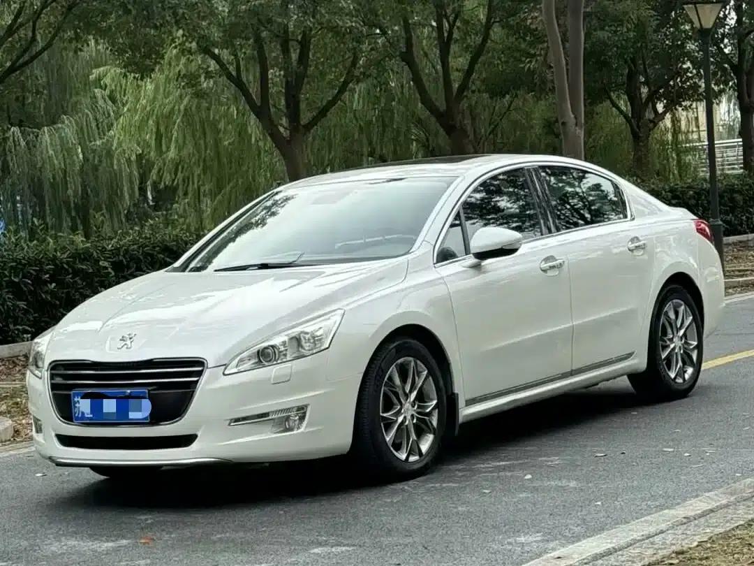 Peugeot 508 2013 2.0L 2nd Anniversary Edition with Automatic Sunroof Classic Version — миниатюра 1