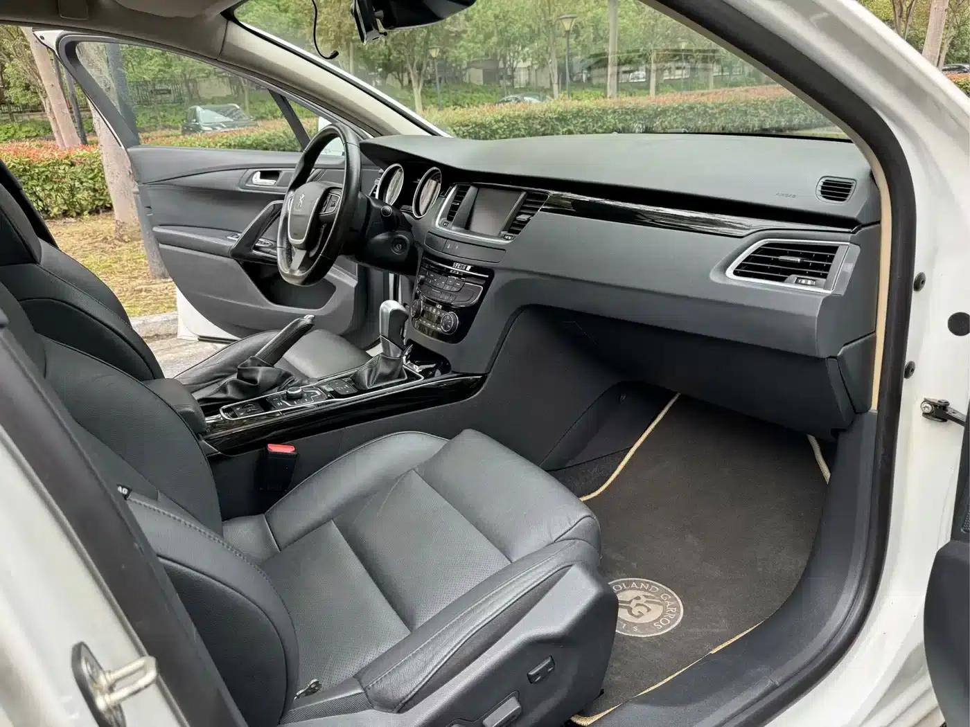 Peugeot 508 2013 2.0L 2nd Anniversary Edition with Automatic Sunroof Classic Version — миниатюра 6