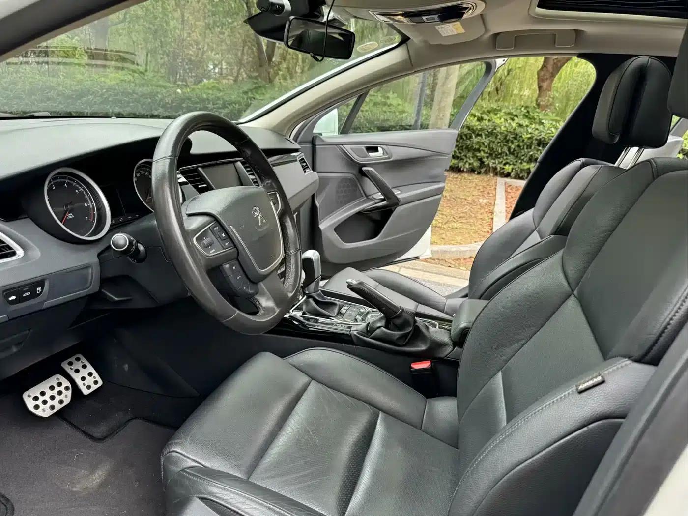 Peugeot 508 2013 2.0L 2nd Anniversary Edition with Automatic Sunroof Classic Version — миниатюра 9