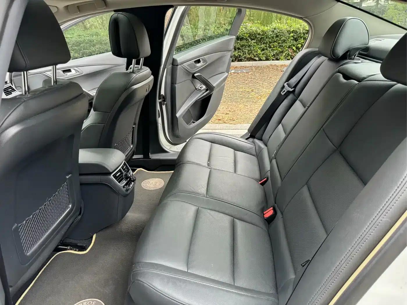 Peugeot 508 2013 2.0L 2nd Anniversary Edition with Automatic Sunroof Classic Version — миниатюра 10