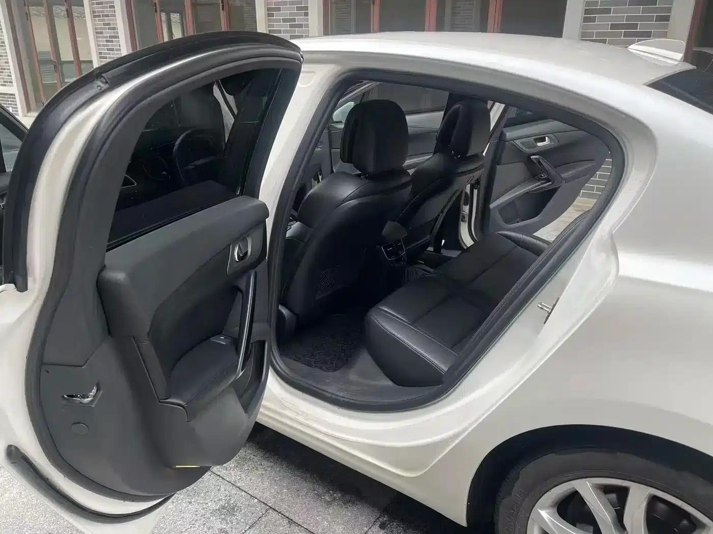 Peugeot 508 2011 2.3L Automatic Luxury Edition — миниатюра 8