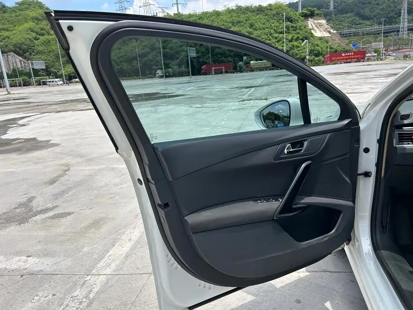 Peugeot 508 2015 1.6THP Automatic Elegance Edition — миниатюра 9