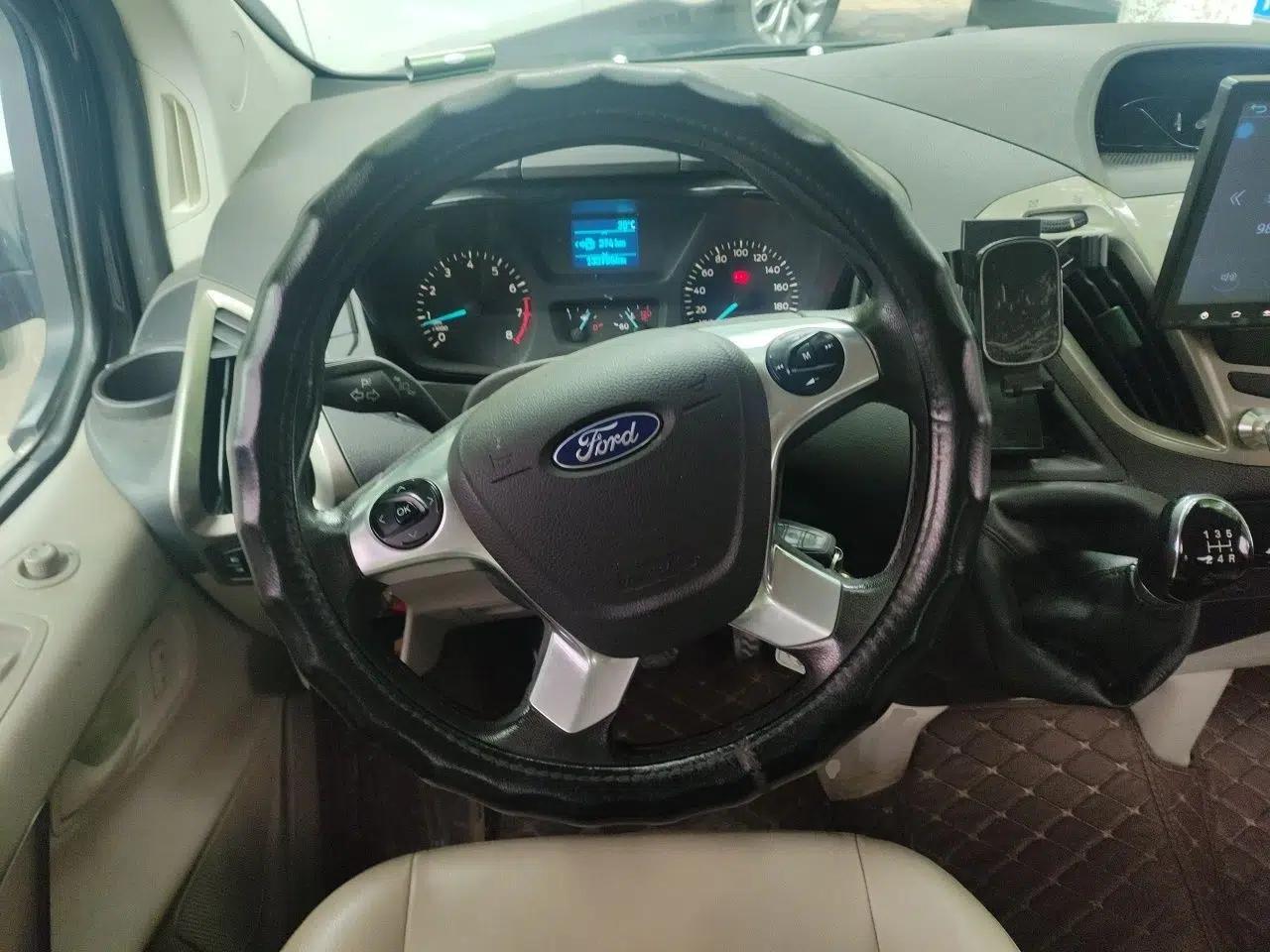 Ford Tourneo Custom 2016 2.0T Manual Elite Edition — миниатюра 11