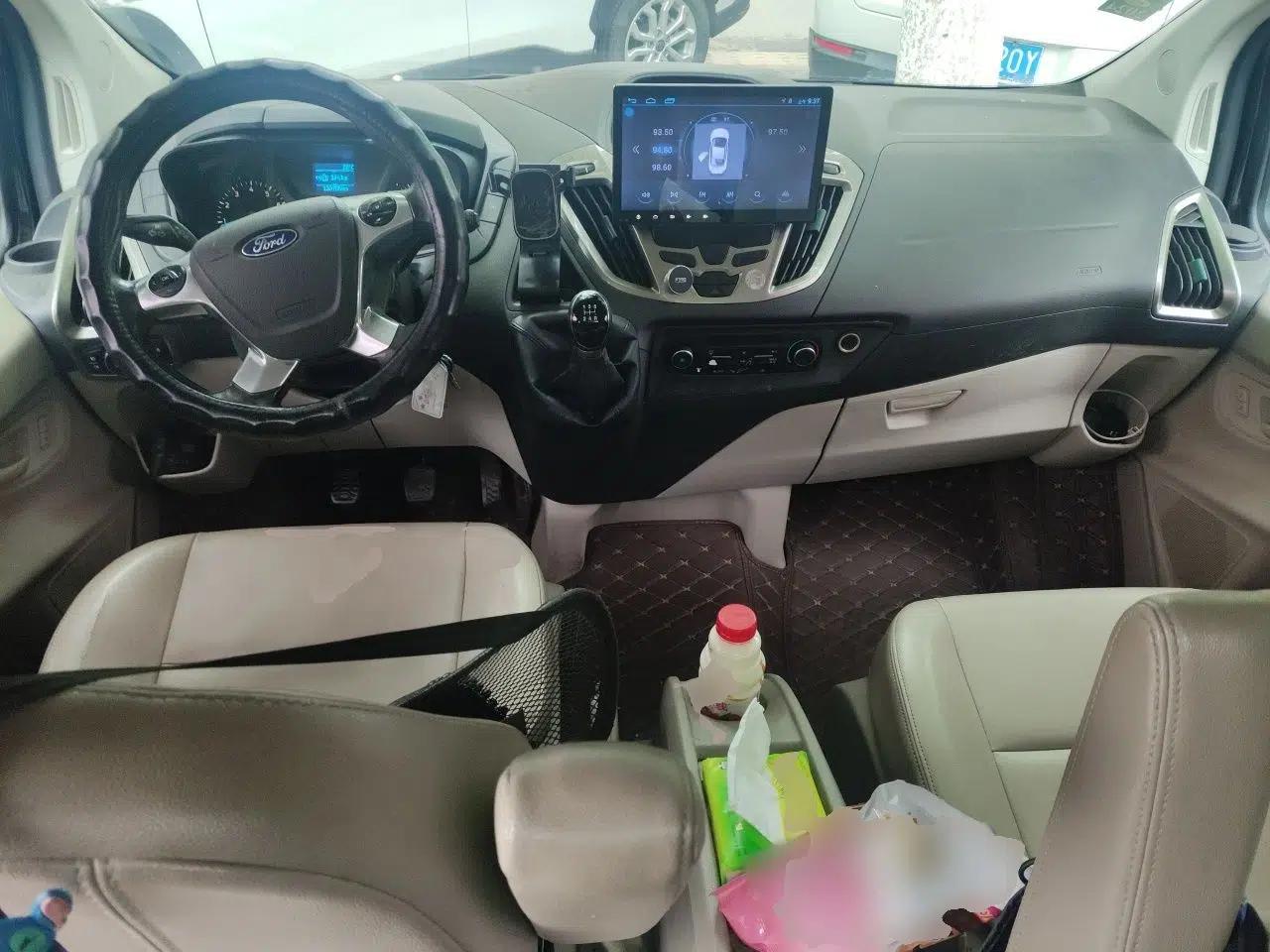 Ford Tourneo Custom 2016 2.0T Manual Elite Edition — миниатюра 10