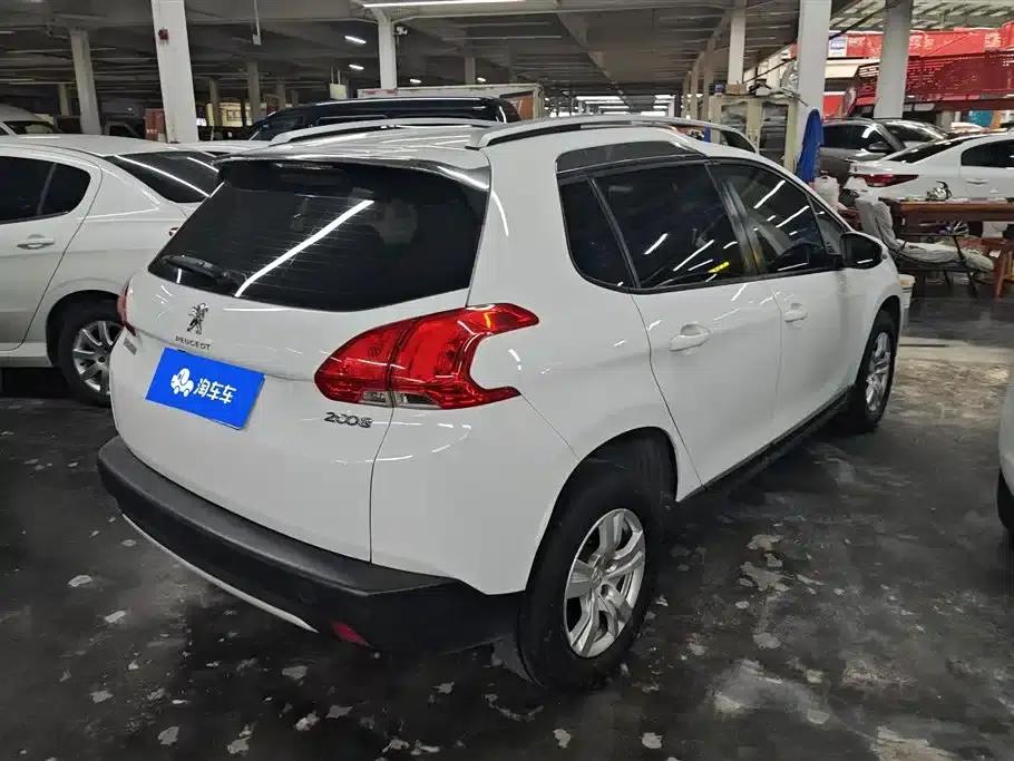 Peugeot 2008 2015 Playful Edition 1.6L Automatic Emerald Model — миниатюра 3