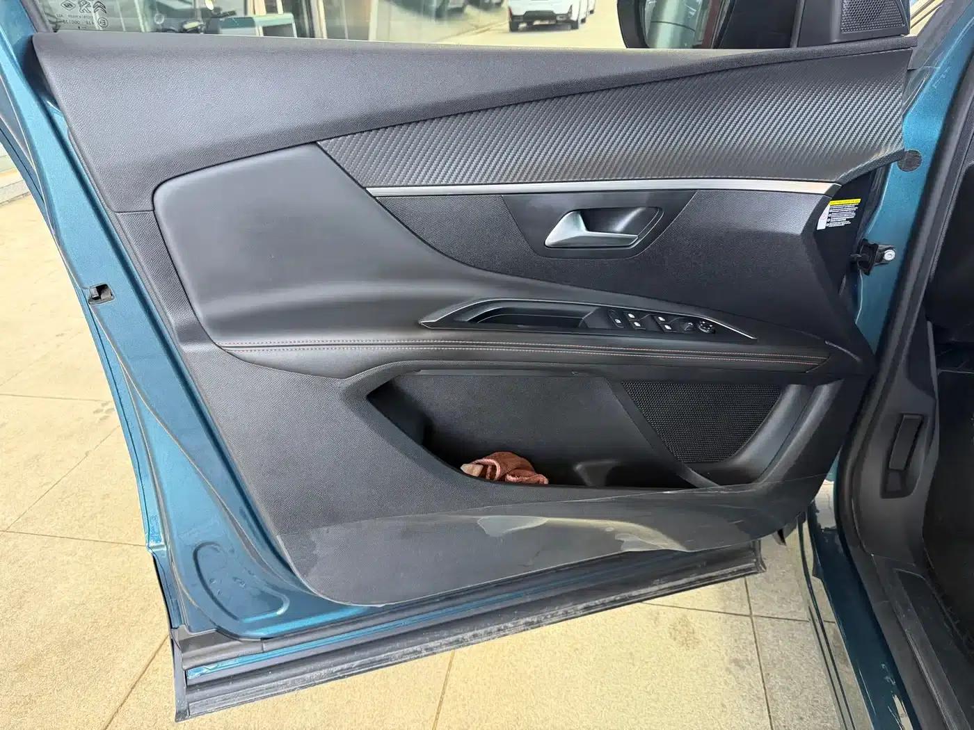 Peugeot 5008 2017 350THP 7-seater Elite Edition — миниатюра 17