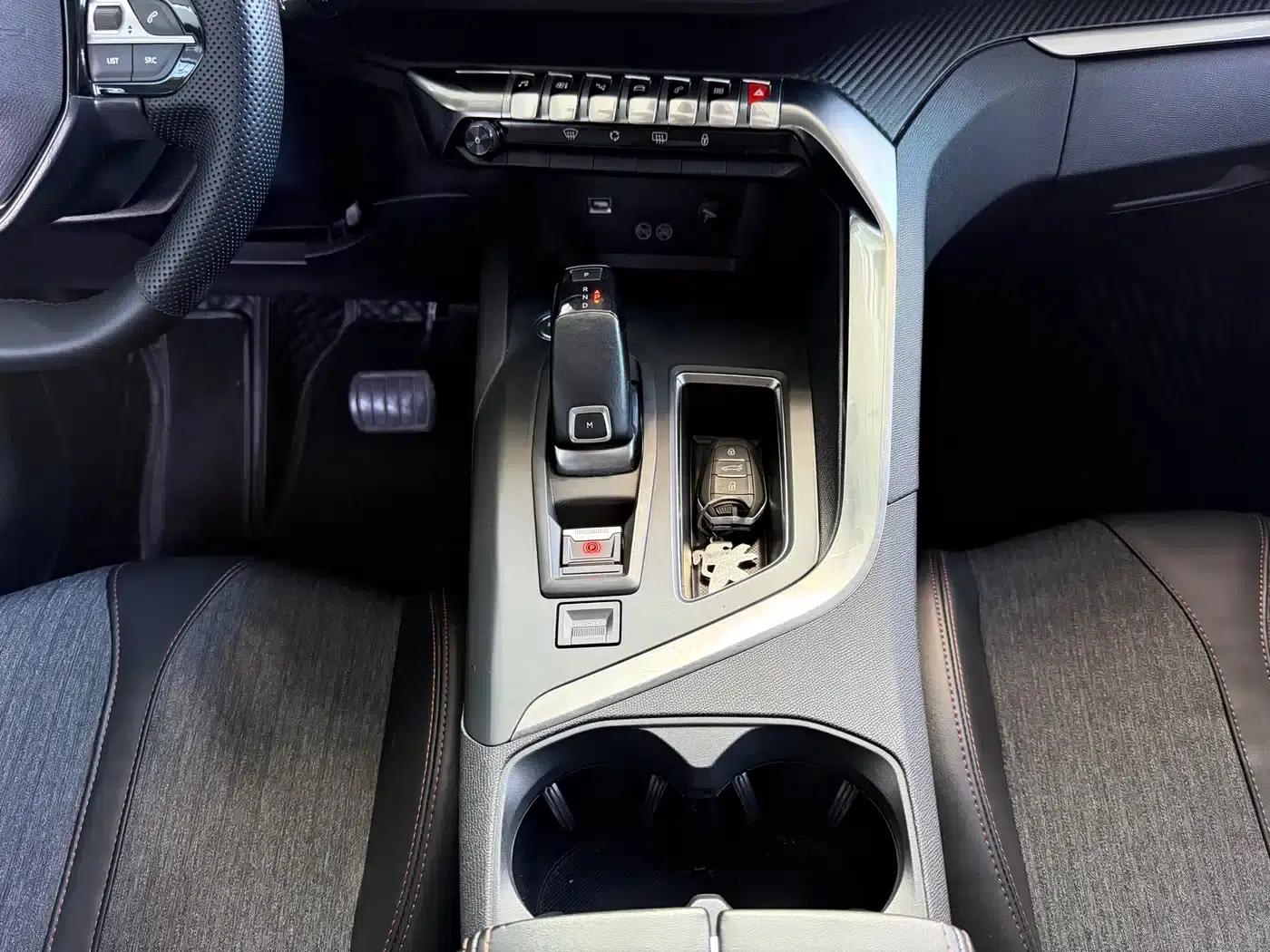 Peugeot 5008 2017 350THP 7-seater Elite Edition — миниатюра 32