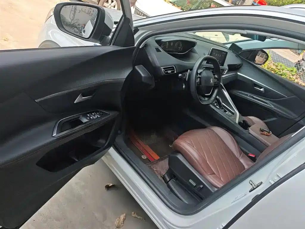 Peugeot 5008 2017 380THP 7-seater Elite Edition — миниатюра 16
