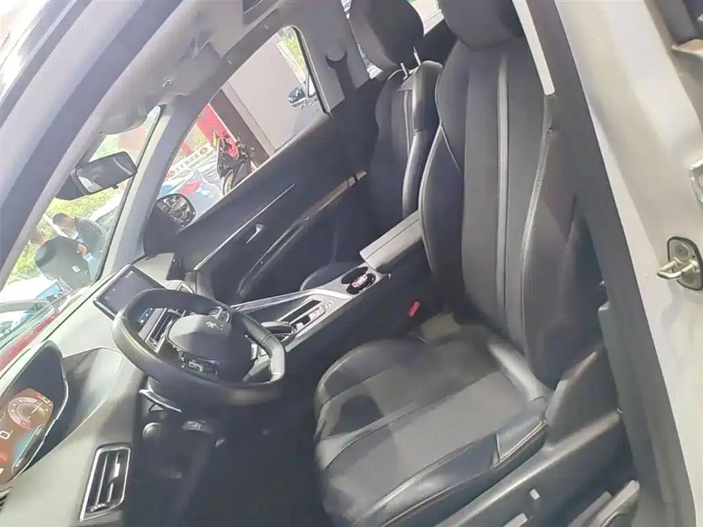 Peugeot 5008 2017 380THP 7-seater Elite Edition — миниатюра 15