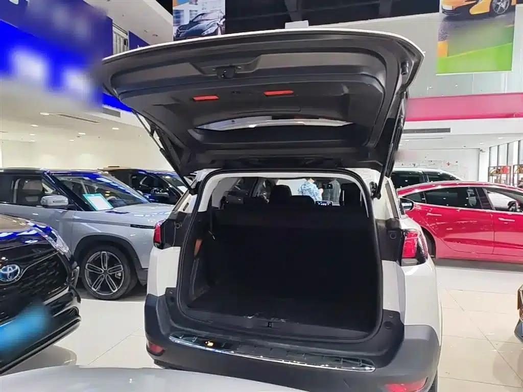 Peugeot 5008 2017 380THP 7-seater Elite Edition — миниатюра 19