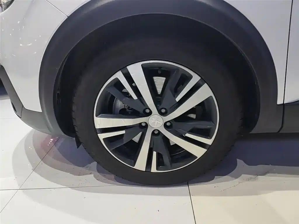 Peugeot 5008 2017 380THP 7-seater Elite Edition — миниатюра 23