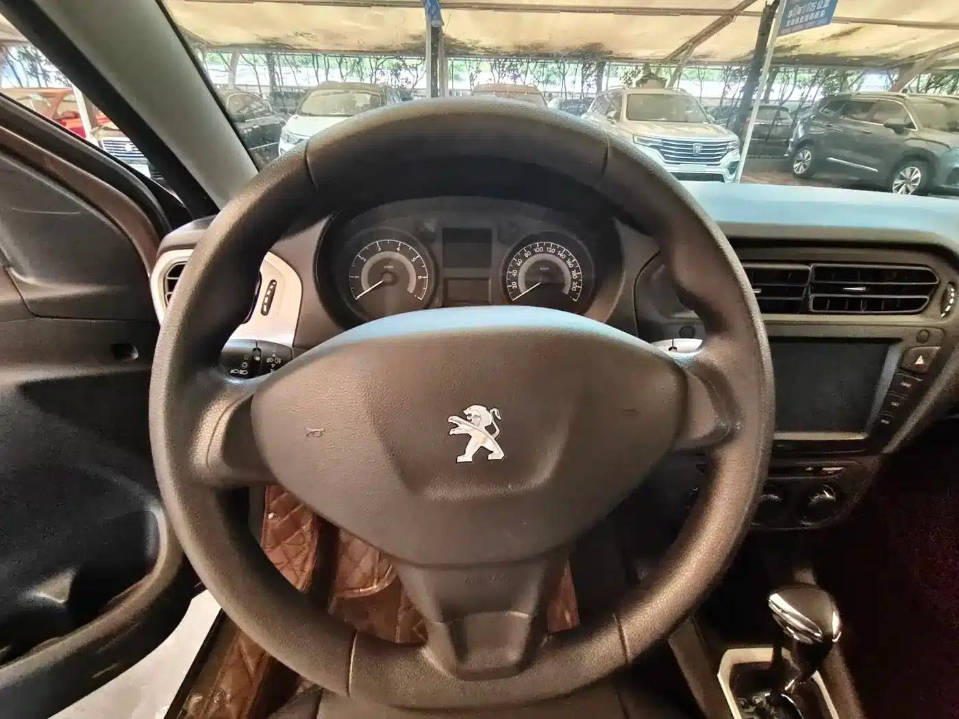 Peugeot 301 2014 1.6L Automatic Comfort Edition — миниатюра 11