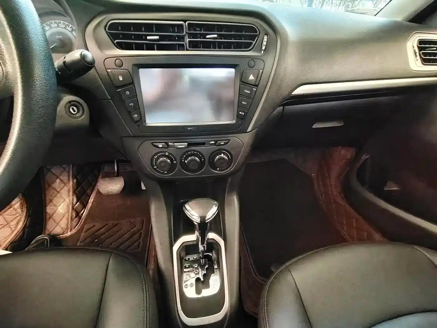 Peugeot 301 2014 1.6L Automatic Comfort Edition — миниатюра 10