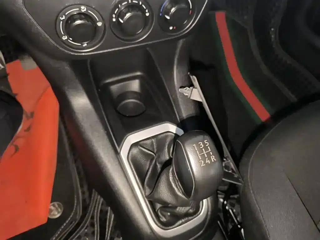 Peugeot 301 2016 1.6L Manual Comfort Edition — миниатюра 14