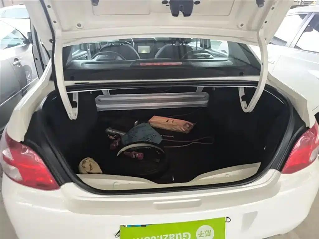 Peugeot 301 2016 1.6L Manual Comfort Edition — миниатюра 19