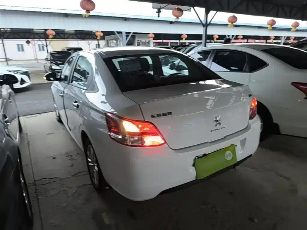 Peugeot 301 2016 1.6L Manual Comfort Edition — миниатюра 5